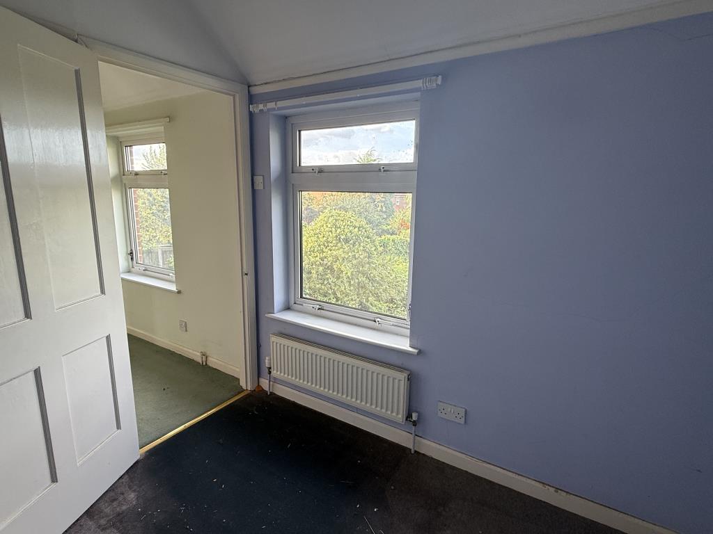 Lot: 129 - HOUSE IN NEED OF IMPROVEMENT - Bedroom 3 in House in Need of Improvement